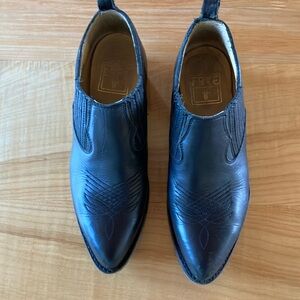 Frye Ankle Boot Women’s size 8